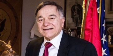 UP nderon me `Doctor Honoris Causa` Joseph dhe Shirley DioGuardi