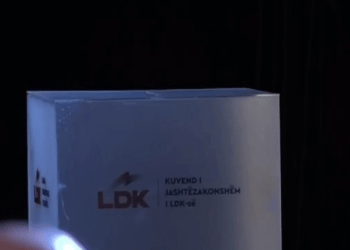 Kuvendi i Jashtëzakonshëm i LDK-së vazhdon me dyer të mbyllura