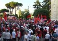 “Dorëheqje”, protestuesit marshojnë nga sheshi “Skënderbej” drejt Kryeministrisë