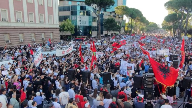 Dita e 36-të e protestës, nis marshimi drejt Kryeministrisë