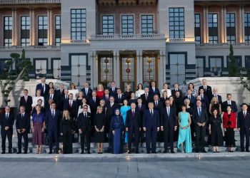 Presidenti Erdogan pret udhëheqësit e NATO-s dhe bashkëshortet e tyre në pritje dhe darkë në Ankara