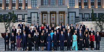 Presidenti Erdogan pret udhëheqësit e NATO-s dhe bashkëshortet e tyre në pritje dhe darkë në Ankara