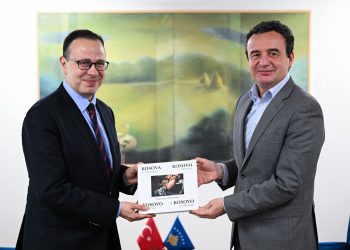 Kurti pret në takim lamtumirës ambasadorin turk Sabri Tunç Angili