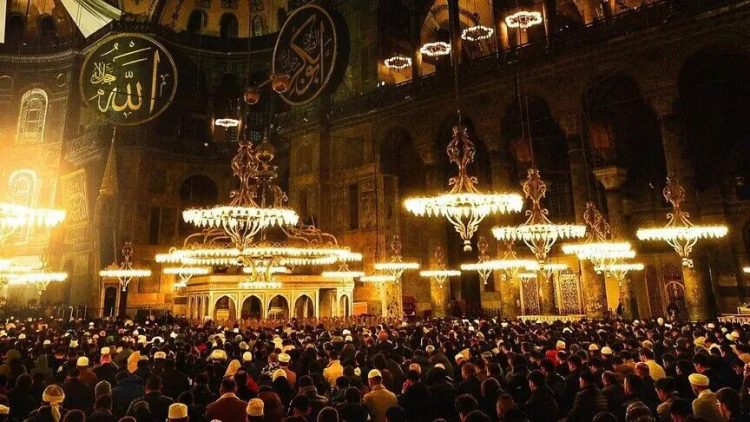 Presidenti Erdogan shënon 6-vjetorin e rihapjes së Aja Sofias si xhami