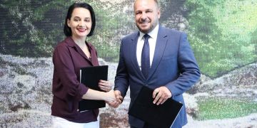 Pacolli dhe Maqedonci nënshkruajnë marrëveshje për mbrojtjen e mjedisit