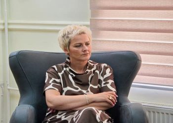 Sinani akuzon Serbinë për diskríminim në punësimin e shqiptarëve