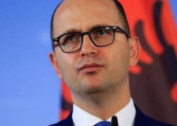 Ditmir Bushati kundër konsullatës serbe në Shkodër: Vendim i gabuar strategjikisht dhe politikisht