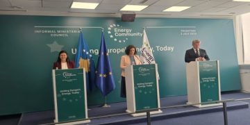Rizvanolli kritikon Serbinë në takimin rajonal për energjinë në Prishtinë