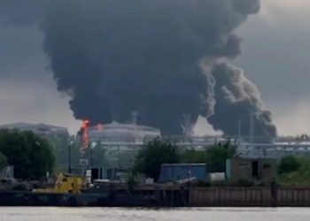 Ukraina godet terminalin kryesor të naftës në Shën Petersburg