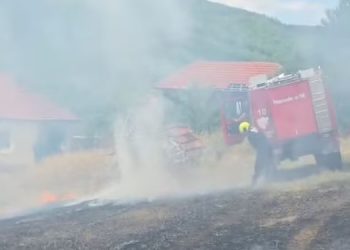 Zjarr në Ballancë të Vitisë, luten qytetarët që t’i shmangin lëvizjet e panevojshme