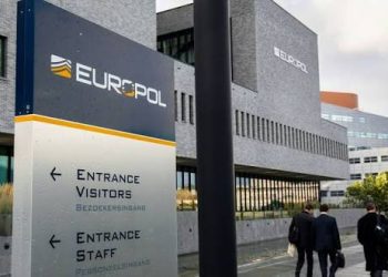 Skandali ndërkombëtar, zbulohet nga Europol rrjeti i burrave që drogonin gratë e tyre e më pas i dhunonin