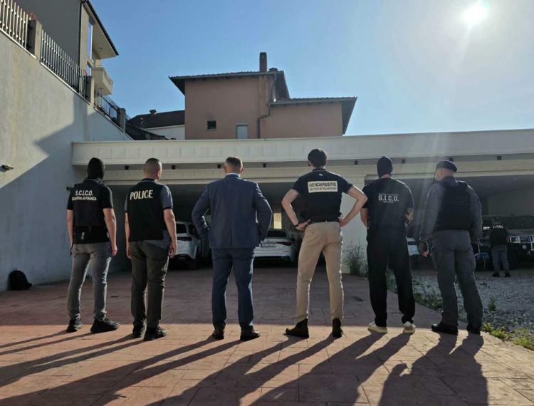 Sekuestrohen asete me vlerë 1 milion euro në Kosovë në lidhje me një rrjet pastrimi parash të trafikimit të drogës
