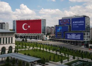 Turqia mirëpret rritjen e shpenzimeve të mbrojtjes nga aleatët, i kërkon NATO-s që t’i kthejë zotimet në aftësi