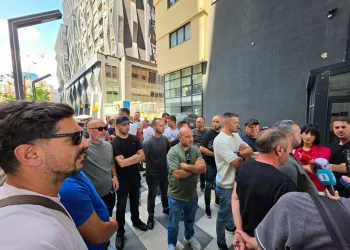 Punëtorët e “Prishtina Parking”-ut protestojnë për mospagesën e pagave