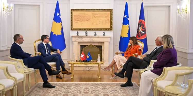 Haxhiu pret në takim lamtumirës ambasadorin e Zvicrës, e falënderon për bashkëpunimin