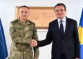 Kurti takohet me komandantin e KFOR-it, diskutohet për situatën politike dhe të sigurisë në Kosovë
