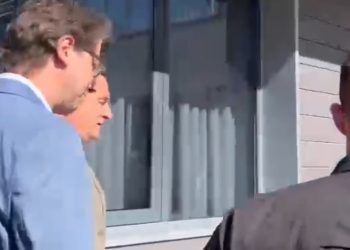 Kurti mbërrin në Kuvend për takimin me Hamzën