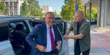 Hamza para takimit me Kurtin: S’kam vija të kuqe me asnjë parti, shpresoj…