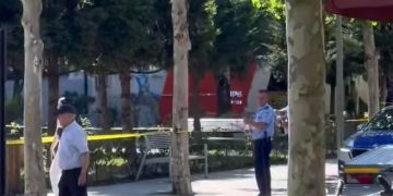 Sulm me thikë në Ferizaj, dy persona të plagosur pranë Postës Qendrore