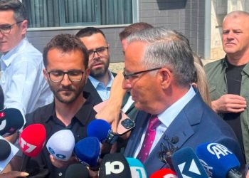 Bedri Hamza pas takimit me Albin Kurtin: PDK-ja do të jetë opozitë konstruktive