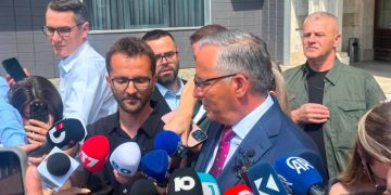 Bedri Hamza pas takimit me Albin Kurtin: PDK-ja do të jetë opozitë konstruktive