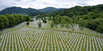 31 vjet nga masakra e Srebrenicës