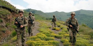 Ushtarët amerikanë vazhdojnë patrullimet përgjatë kufirit me Serbinë