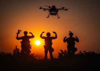 Ukraina sulmon me dronë një rafineri në Rusi