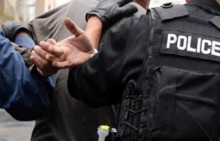 Arrestohen katër të dyshuar për grabitje dhe detyrim në Prishtinë