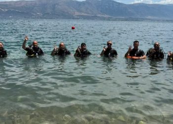 Pjesëtarët e FSK-së përfundojnë me sukses trajnimin e zhytjes në Shqipëri