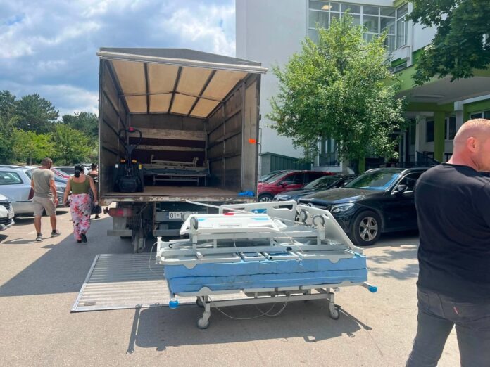 QKUK nis largimin e shtretërve të dëmtuar nga Pediatria pas reagimeve për kushtet në klinikë