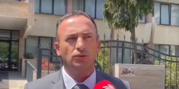 Thaçi pas intervistimit për shpronësimet në Shipitullë: Temë e përgatitur nga rivalët politikë
