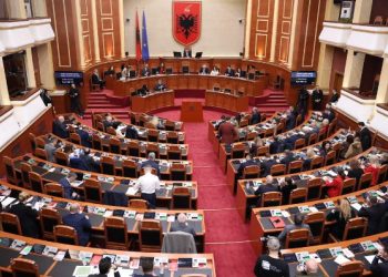 Deklarata e ministres serbe për Kosovën, përplasje në Kuvendin e Shqipërisë