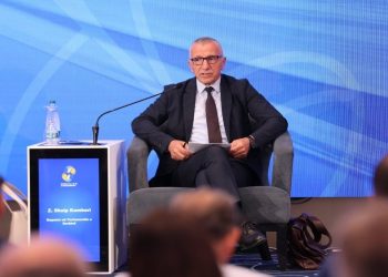 Kamberi: 53 deputetë të opozitës në Serbi kërkojnë shkarkimin e Paunoviqit