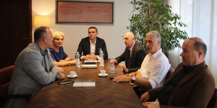 Gashi nis detyrën e Kryeprokurorit të Shtetit, takon prokurorët e zyrës së tij: Shpreh gatishmërinë për bashkëpunim me të gjithë