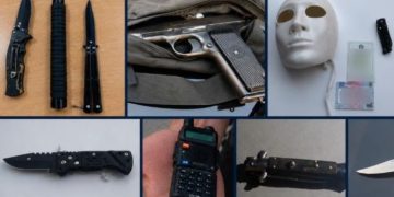 Policia sekuestron armë, thika dhe mjete të tjera të kundërligjshme në Skenderaj