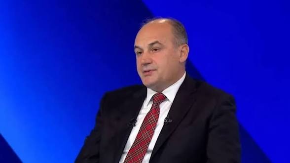 “Kosova po izolohet”, Hoxhaj kërkon rikthimin e Dialogut Strategjik me SHBA-në