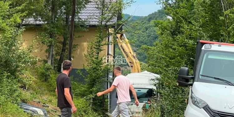 Vilë pa leje pranë Ujmanit kishte ndërtuar edhe nënkryetari i Listës Serbe dhe vëllai i tij
