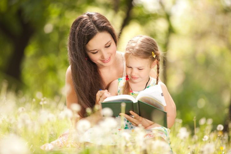 Nëna në diasporë – edukimi familjar si akt mbijetese kombëtare