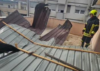 Stuhi e fuqishme në Rahovec, ekipet emergjente në terren