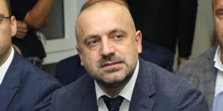 Milosh Medenica publikon video të re nga arratia: Thotë se ka prova për lidhje mes pushtetit serb dhe grupeve kriminale – përmend Vuçiqin