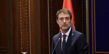 Shqipëria i përgjigjet Vuçiqit: Retorika nacionaliste s’mund ta tërheqë zvarrë rajonin