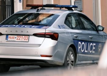 Policia gjen në veturën e të dyshuarit dokumente të lëshuara nga Serbia për shtetas të tjerë të Kosovës