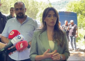 Haxhiu: Ne po i kërkojmë të zhdukurit, Vuçiq vazhdon t’i mohojë krimet