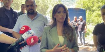 Haxhiu: Ne po i kërkojmë të zhdukurit, Vuçiq vazhdon t’i mohojë krimet