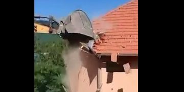 Pamje nga rrënimi i hotelit të paligjshëm “Jezero” në Ujman, vazhdon aksioni për largimin e objekteve pa leje