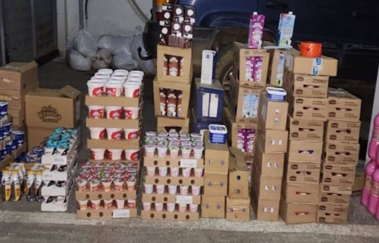 Ndalohen dy automjete që po futnin mallra të kontrabanduara nga Serbia