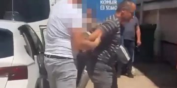Dyshohet se dha informacione për një varrezë masive në Kosovë, Serbia arreston një person për “spiunazh”