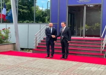 Kurti: Pesë marrëveshje me Francën forcojnë partneritetin dypalësh