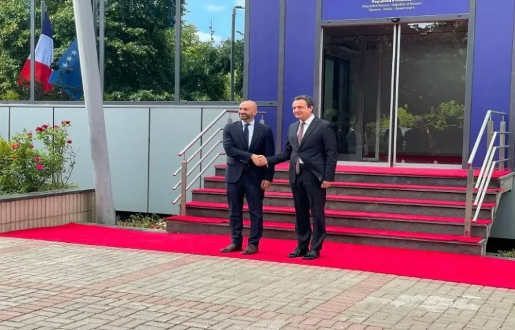 Kurti: Pesë marrëveshje me Francën forcojnë partneritetin dypalësh
